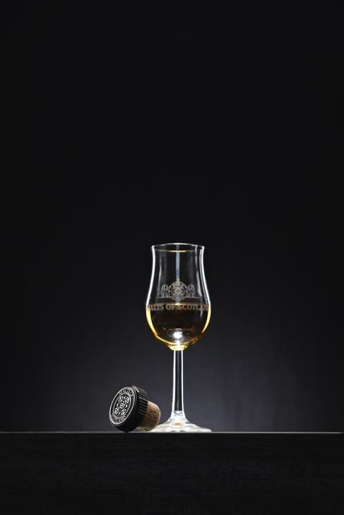 Rudi Schubert, Schubert-Fotografie, Studio für professionelle Werbefotografie, junges kreatives Team, Werbefotografie Münster, Werbefotografie Osnabrück, Werbefotografie, Stillleben, Still-Life, Produktfotografie, Objektfotografie, Malts of Scotland, Whisky, Scotch, Single Malt, Destille, Brennerei, Banff, Clynelish, Port Ellen, Whisky Bottle, Whiskyglas